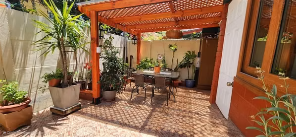 Casa en venta de 4 dorm. en La Reina
