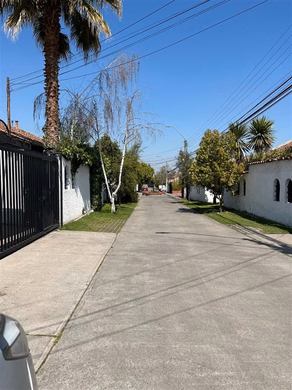 Casa en venta de 4 dorm. en La Reina