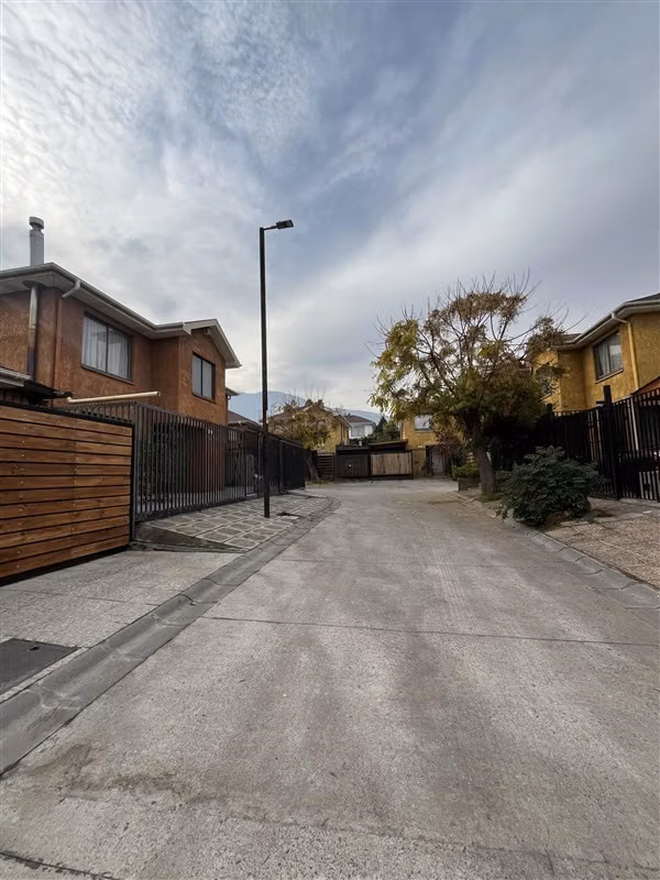 Hermosa Casa en venta de 4 dorm. en Puente Alto