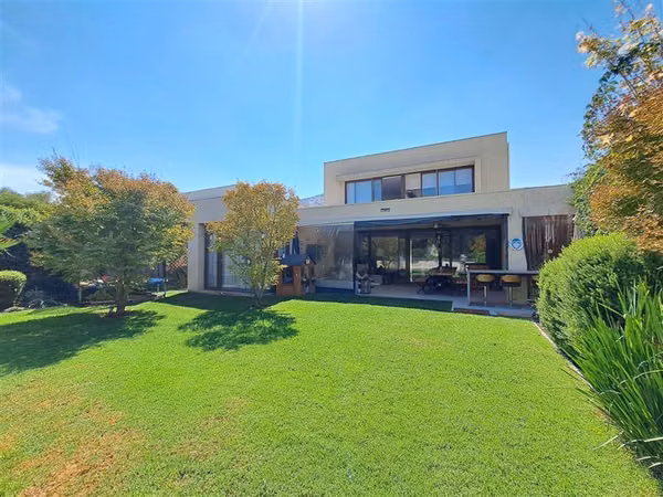 Casa en venta de 4 dorm. en Colina