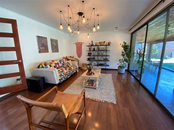 Casa en venta de 5 dorm. en condominio Las Pircas