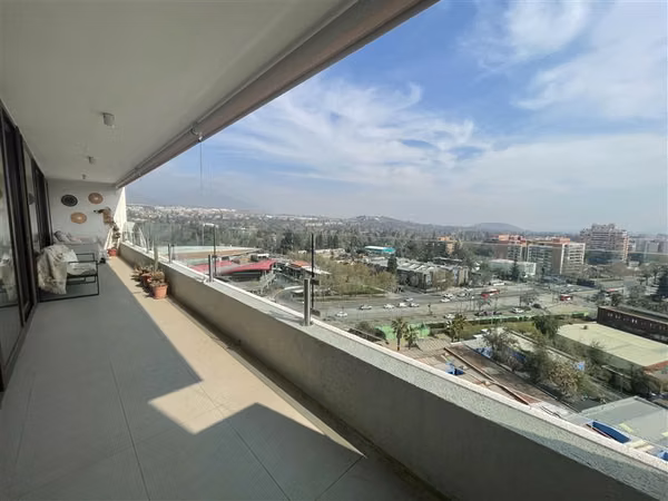 Departamento en venta de 2 dorm. en Lo Barnechea