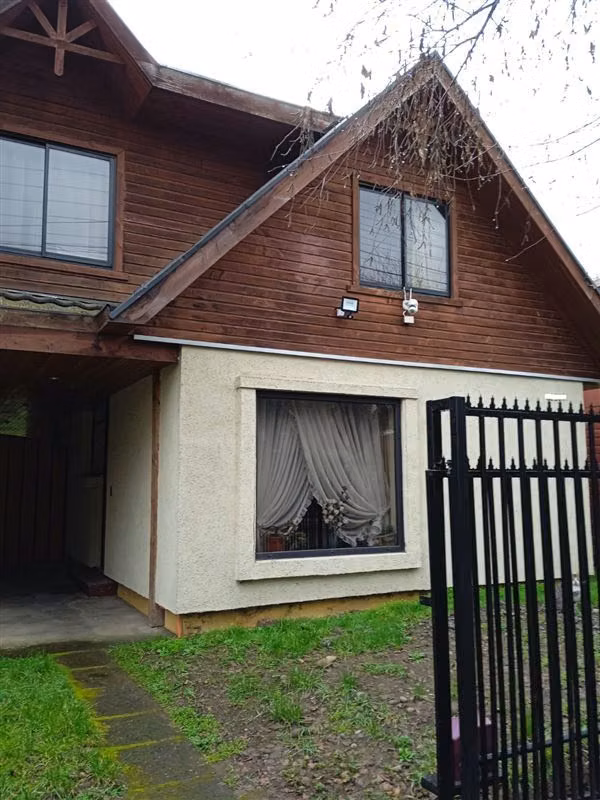 Casa en venta Villa Sta Elena de Maipo.en Temuco, 4 dormit.
