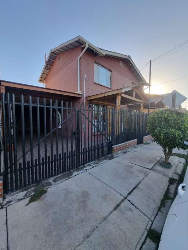 Casa 2d+1b+2E impecable, en Peñaflor