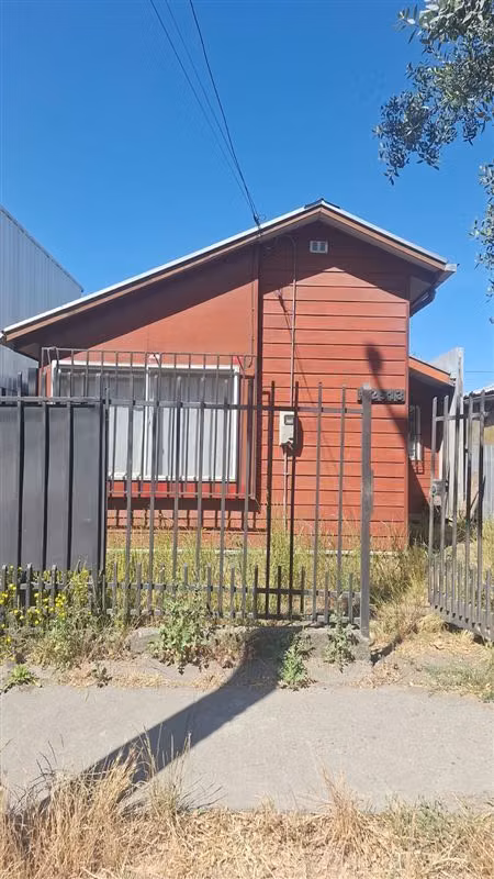 Casa en venta de 3 dormitorios en la comuna de Lautaro