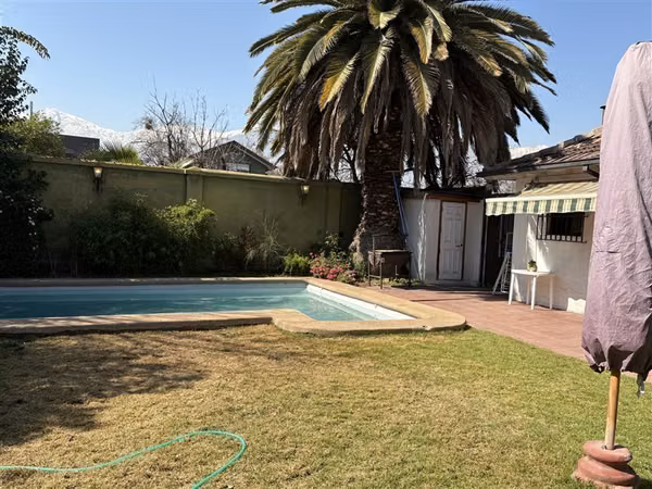 Casa en venta de 5 dorm. en La Reina