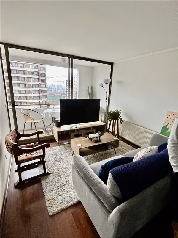 Departamento en venta de 2 dorm. Plaza Ñuñoa
