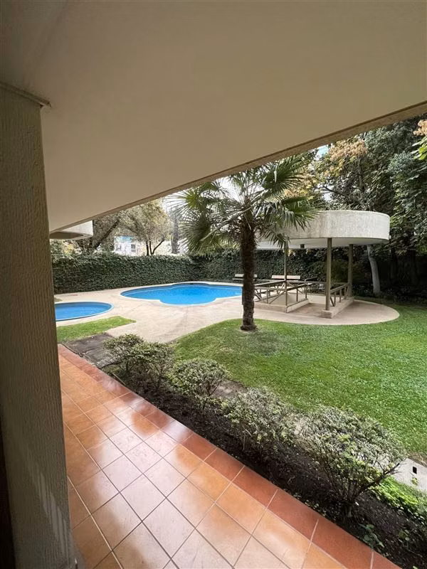 Departamento en venta de 4 dorm. en Las Condes
