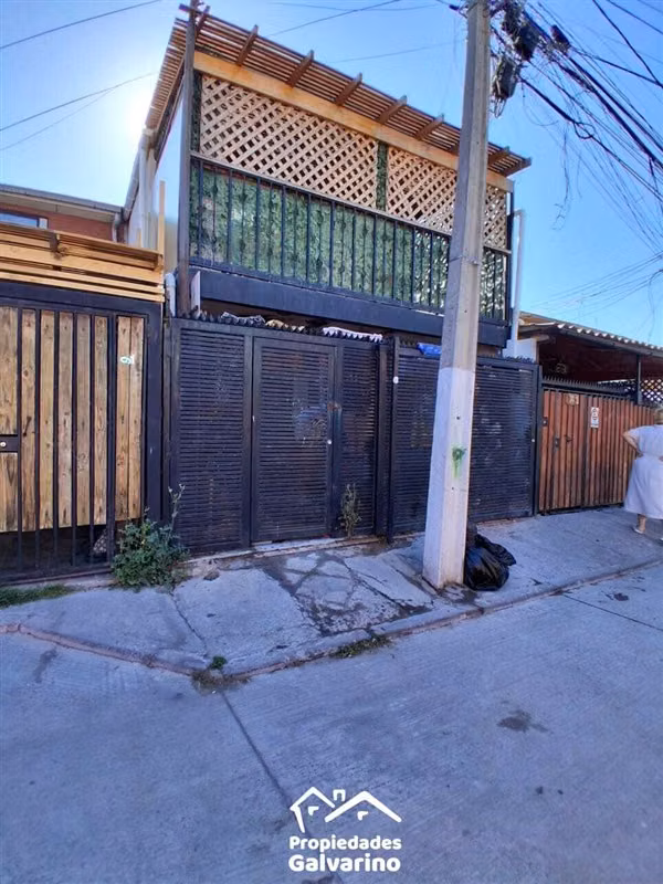 Casa en venta de 4 dorm. en Maipú
