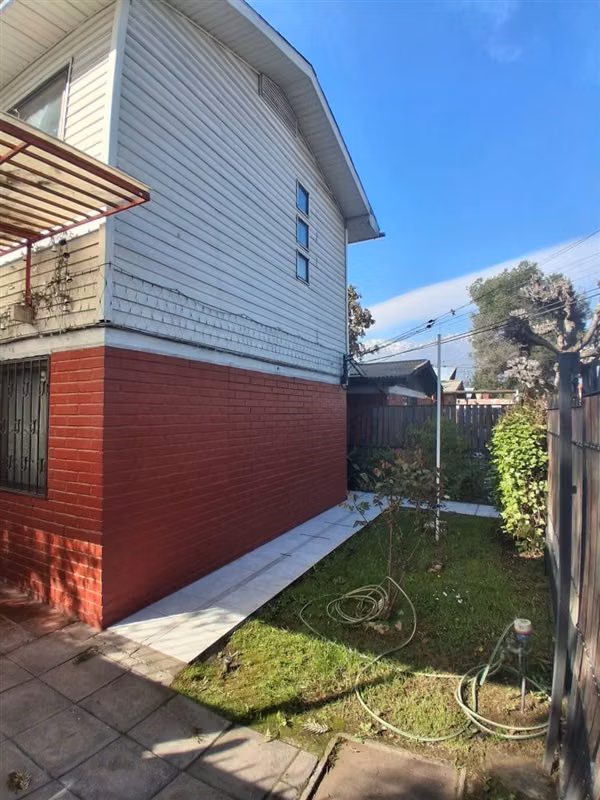 Casa en venta de 3 dorm. 3 baños en La Florida