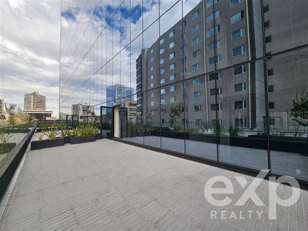 Oficina corporativa de 239 m2 más terraza en Providencia