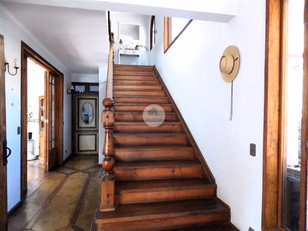 Increibles vistas, Casa en venta de 5 dorm. en Lo Barnechea
