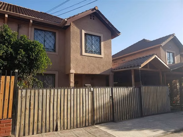 Casa en venta de 3 dorm. en Maipú