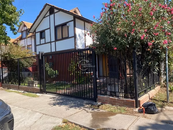 Casa 2 dorm.2 baños, servicios ciudad satelite Maipú, PPW