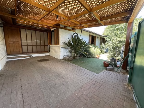 Buena casa Aztecas/Lo Arcaya 347/139 4d/3b piscina DN