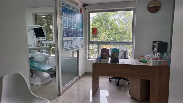 Ofic Providencia, pasos metros, planta libre, divisiones MLA