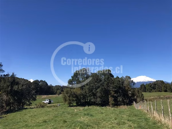 Vta Parcela PVaras, vista volcán, campo. Arboles, luz, ag FO