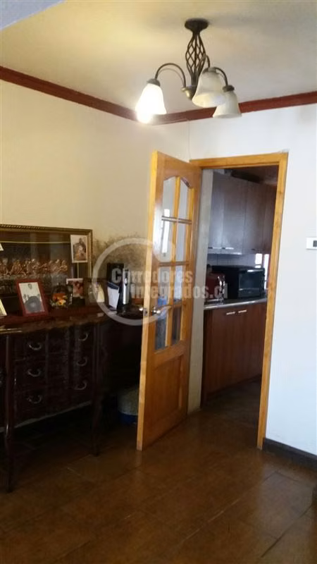 Casa en venta de 6 dorm 2 baños, local comercial en Ñuñoa TT