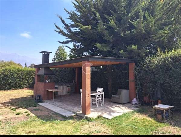 1390 M2 de terreno, 1 Dorm. 1 baño. Piscina. Paine