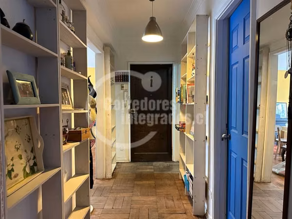 Un hogar lleno de luz en un barrio con historia