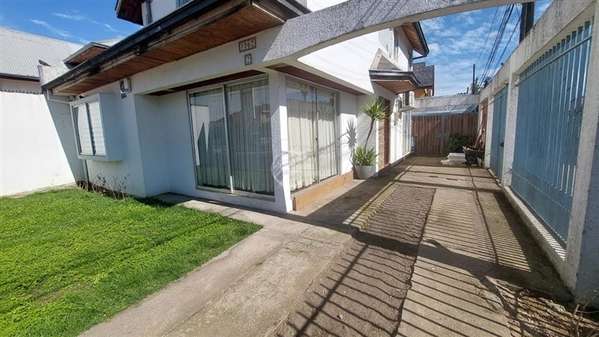 Casa en venta de 5 dorm. en Linares