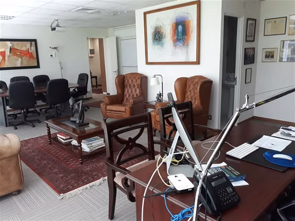 Oficina en arriendo en Lo Barnechea La Dehesa Central