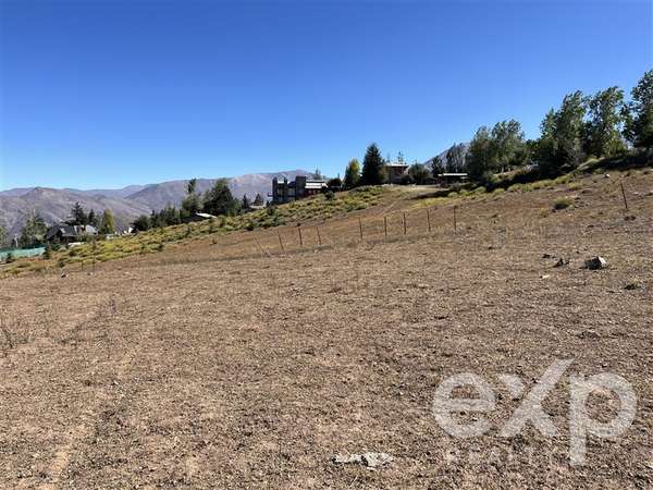 Terreno con vista privilegiada y alto potencial en Farellone