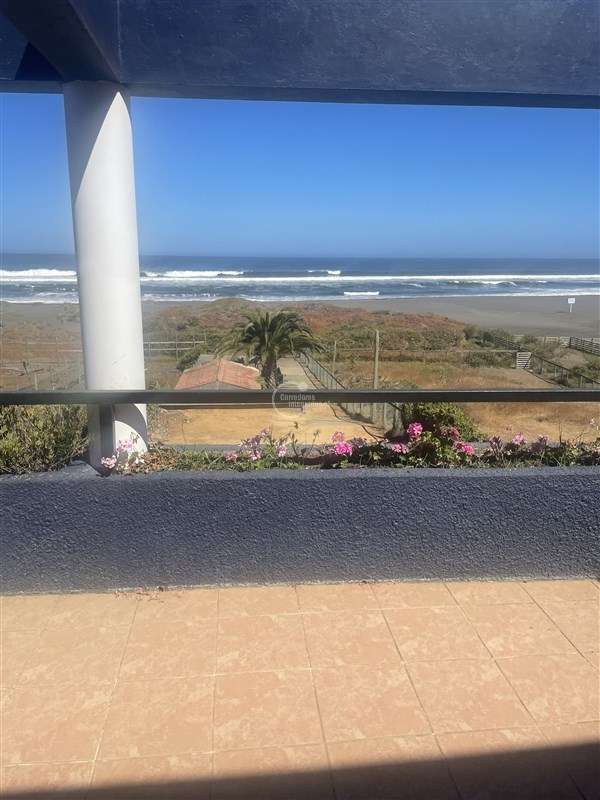 Casa en venta de 5 dorm. en Pichilemu