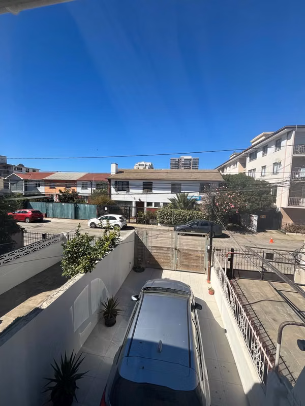 Hermosa casa de dos pisos en 10 Norte se vende
