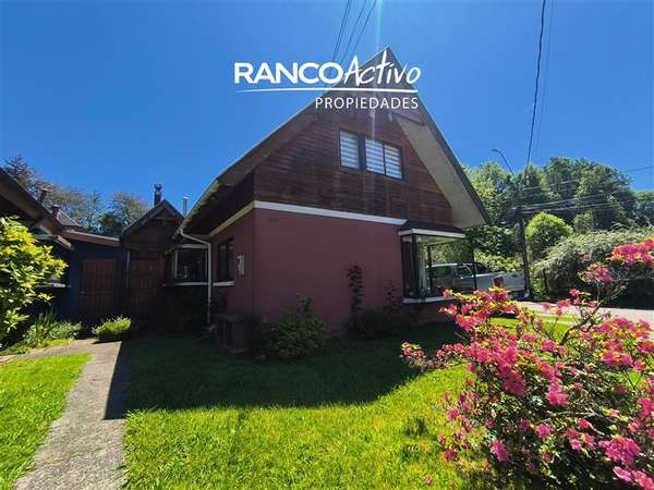 Se vende hermosa casa 4D/2B, Isla Teja, Valdivia.