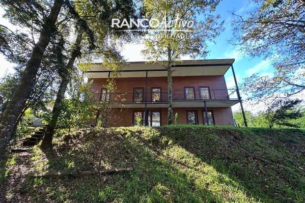 Casa en venta de 5 dorm. en Valdivia