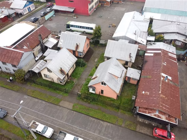 Gran oportunidad, terreno con cuatro casas