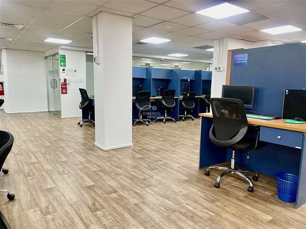 Oficina en arriendo en Providencia, metro Pedro de Valdivia