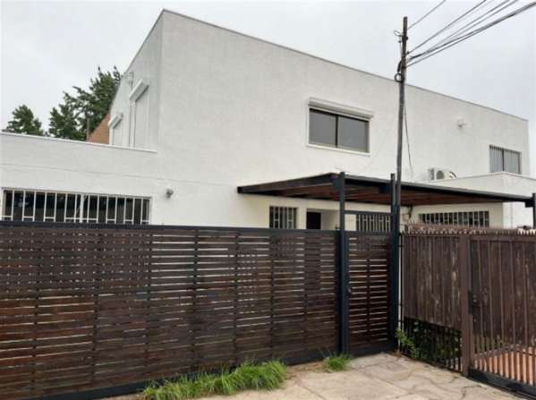 Casa en venta de 5 dorm. en Las Condes