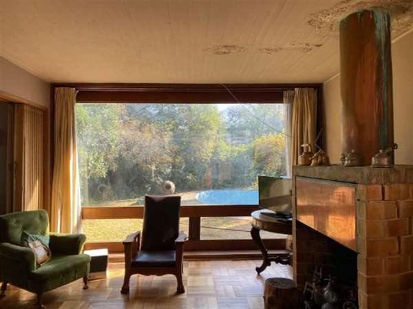 Excelente casa de gran terreno en Luis Pasteur,