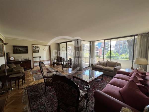 Dpto. en venta de 4 dorm. en Las Condes/BAJÓ DE PRECIO