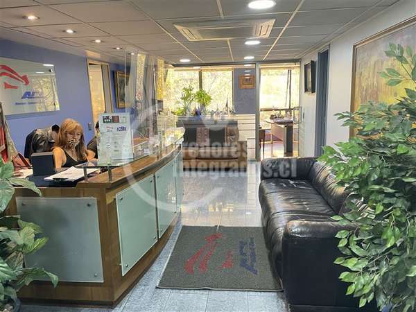 Oficina en venta en Providencia excelente
