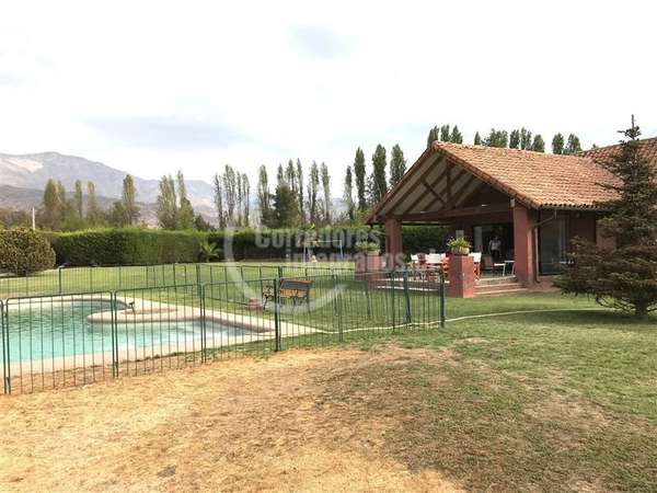 Casa en venta en Pirque