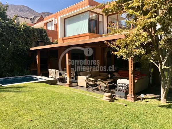 Excelente casa mucha seguridad, 5 dorm, San Carlos Apoquindo
