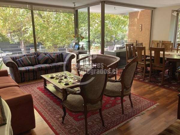 Duplex con Jardin en la Mejor Ubicación de Vitacura