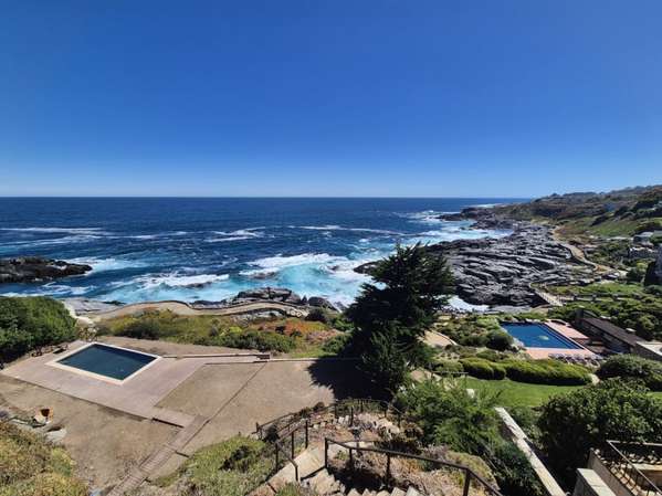 Moderna casa en primera línea al mar