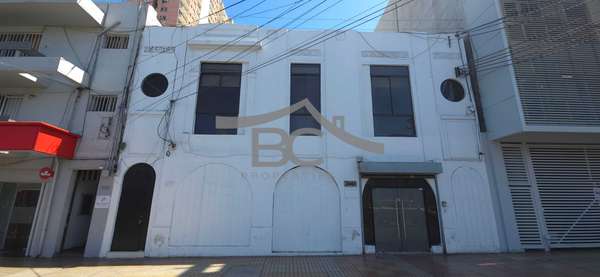Se arrienda local comercial en pleno centro. (154522)
