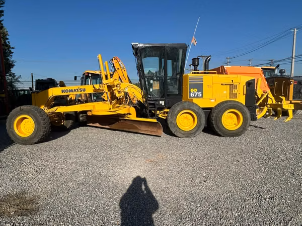 Motoniveladora Komatsu GD675 - 2011