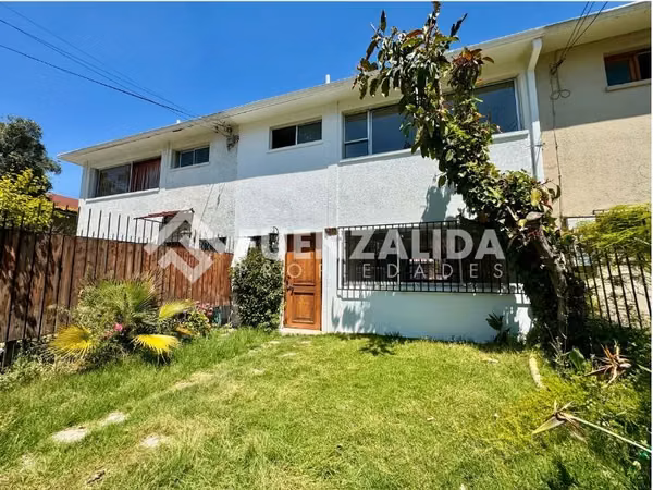 Acogedora casa familiar en pasaje con excelente conectividad