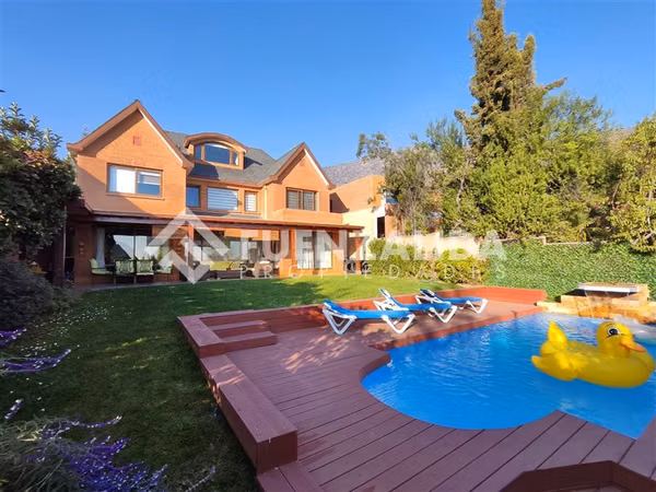 Casa en venta de 5 dorm. Condominio, San Carlos de Apoquindo