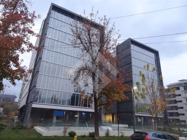 Oficina en venta en Vitacura 1 privado 1 estacionamiento