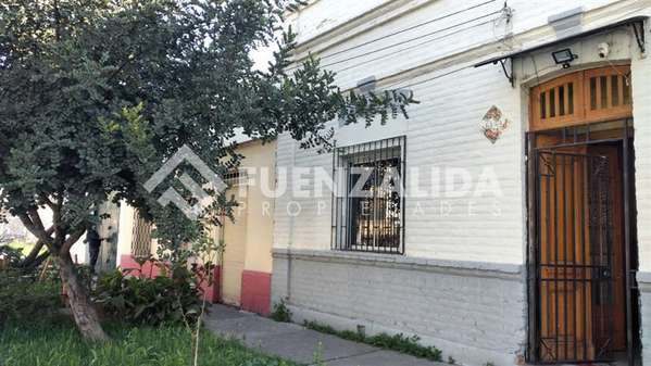 Casa en venta de 3 dorm. en Santiago