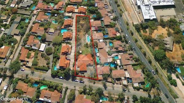 Casa en venta de 5 dorm. en 1.688 mts2.en La Reina
