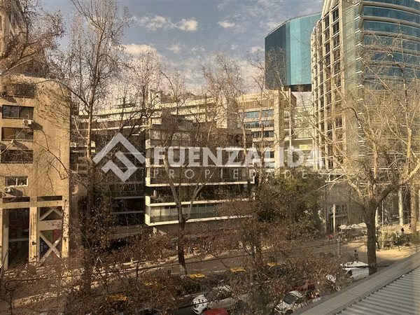 Oficina en arriendo en edificio Panorámico