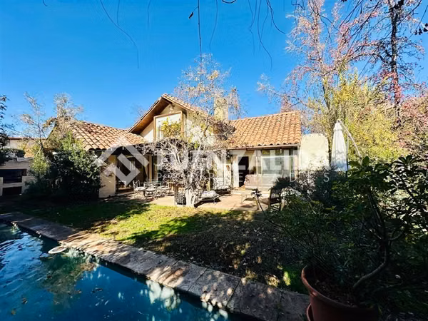 Casa Segura en Venta con Gran Terreno en Huinganal La Dehesa